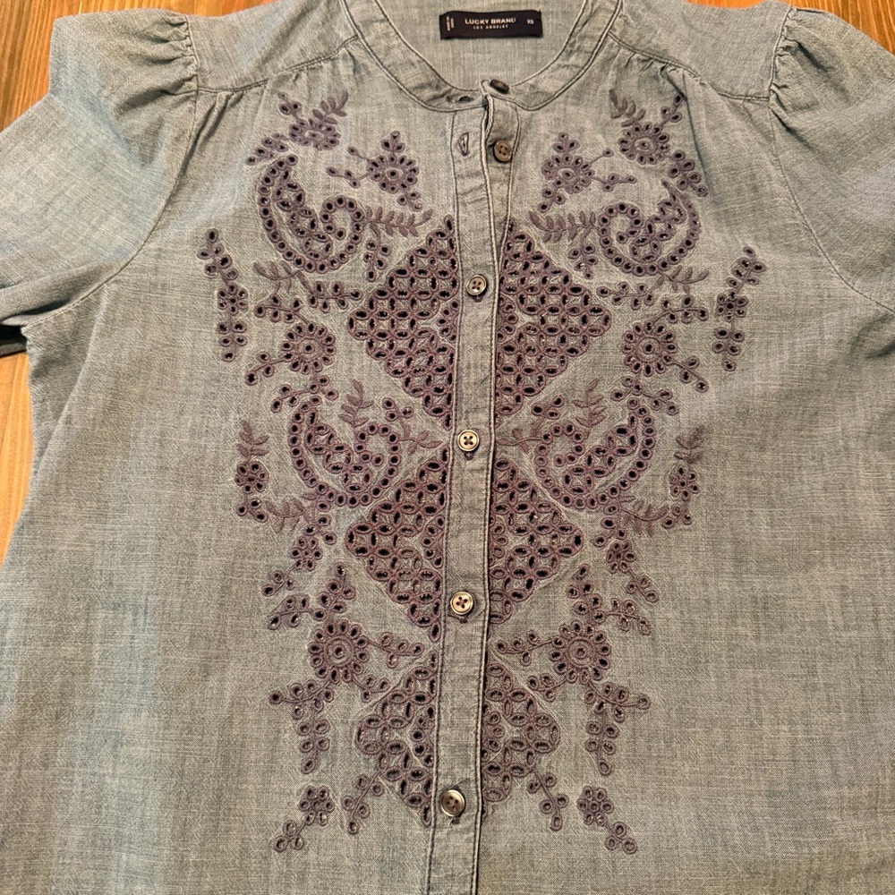 Lucky Brand Denim Button Front Blouse Eyelet Embroidered - Picture 3 of 6